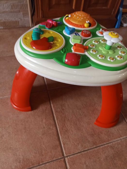 Mesa actividades Chicco