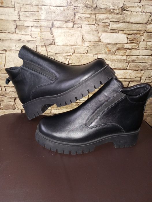 Женские ботинки .