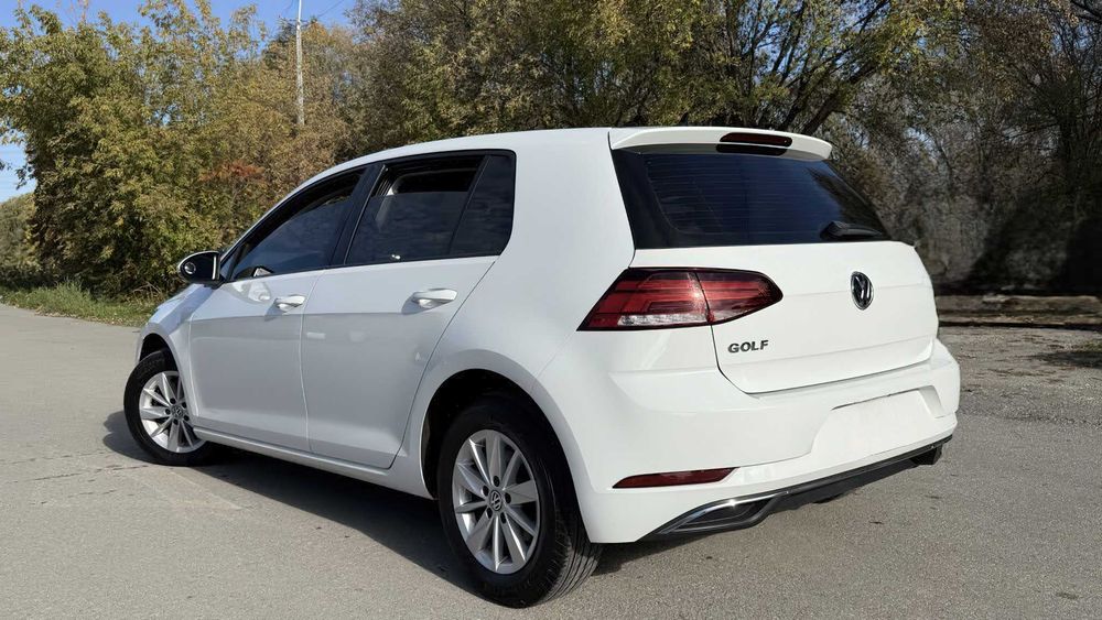 Volkswagen Golf      2019