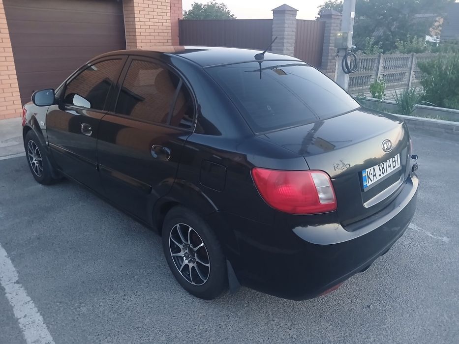 Продаж авто Kia Rio 2010