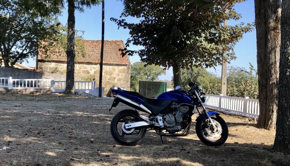 Honda Hornet 600 – Estado Irrepreensível – Poucos KM Reais