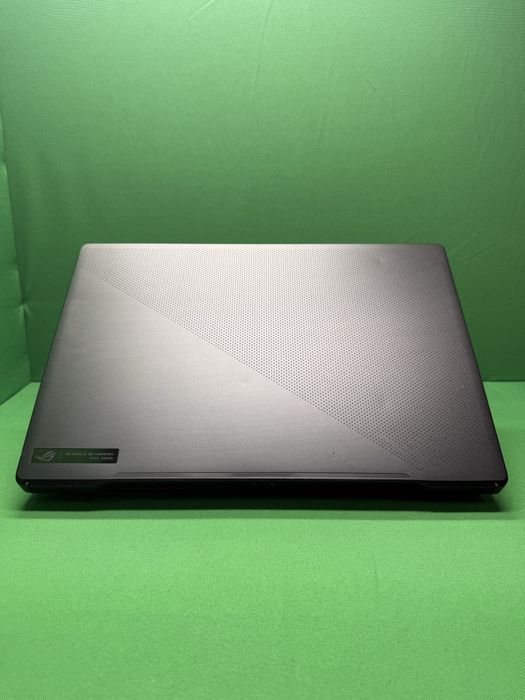 Asus ROG Zephyrus M16 / i5-12500H / RTX 3070 Ti / 24GB / 1TB SSD / 165