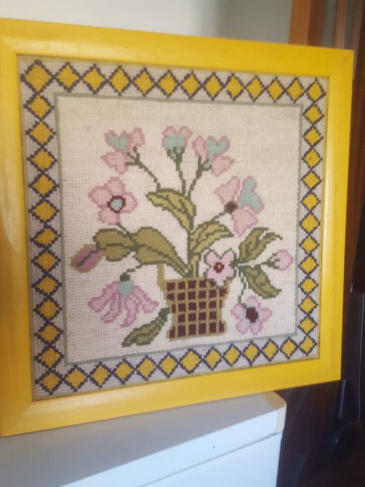 Quadro  em tapeçaria  feito  á  mão
