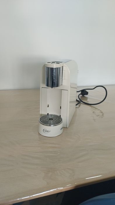 Máquina de Café Expresso Branca Pingo Doce Usada