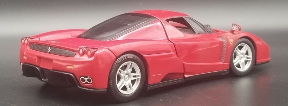 Hot Wheels 1:18 Ferrari Enzo 2002  Model No Box