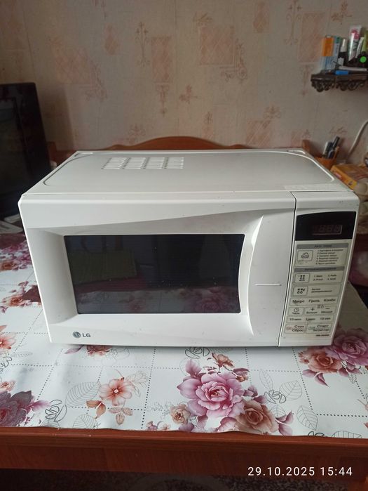 Мікрохвильова піч, не працююча