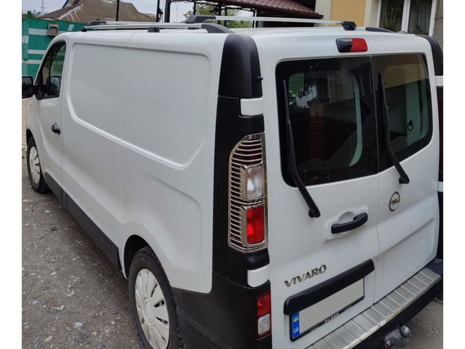 Renault Trafic 2015+ Хром накладки на задние фонари, стопы