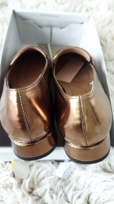 Sapatos novos  muito bonitos