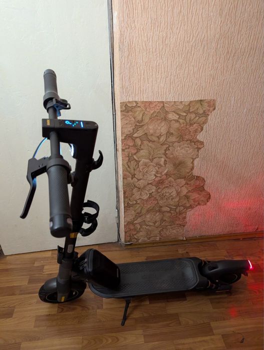 Електросамокат Ninebot MAX G2