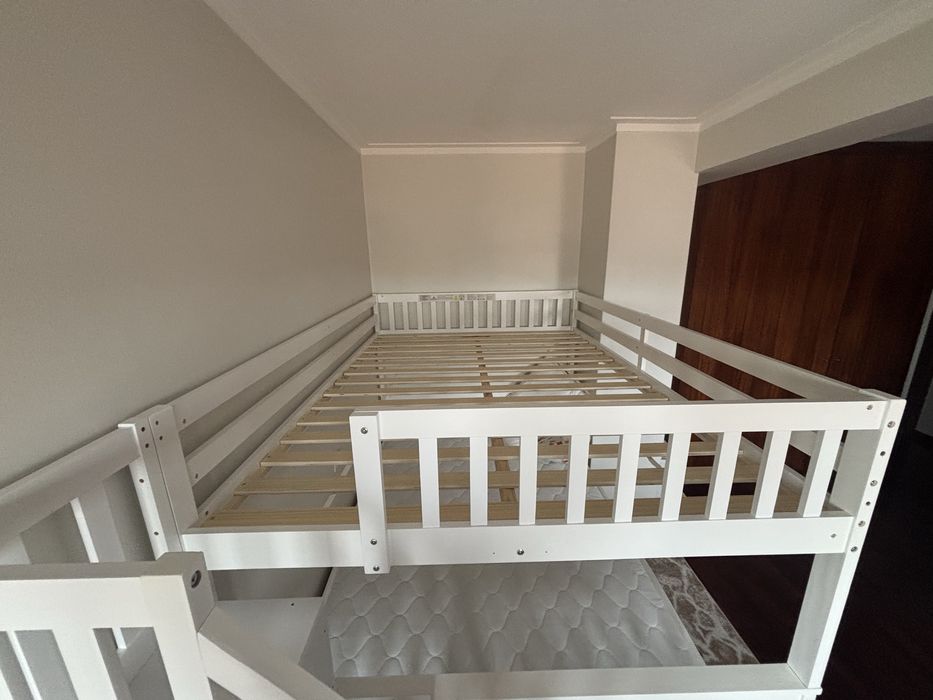 Cama beliche (só cama superior)