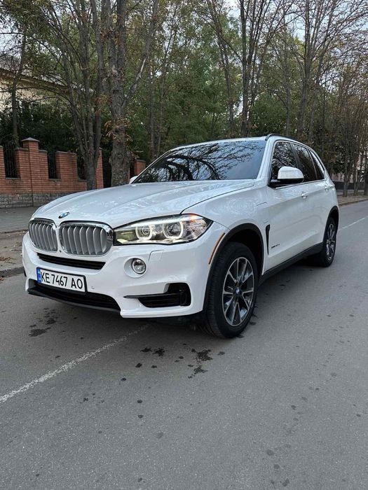 BMW X5 F15 плаген гібрід 2016 року