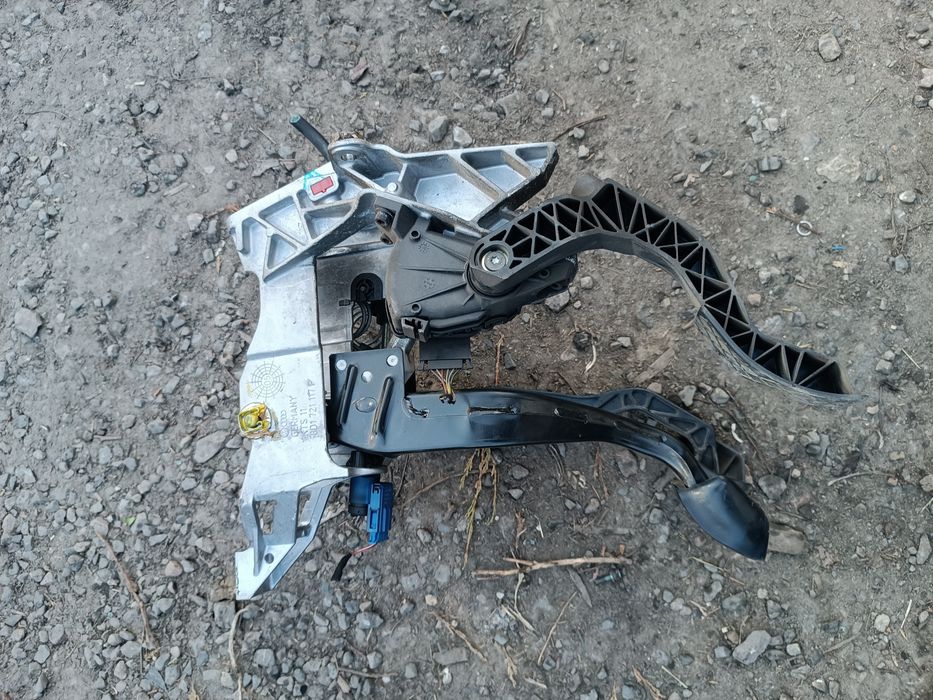 Pompka sprzęgła pedały VW passat B5 fl Europa komplet 8e1,721,401af