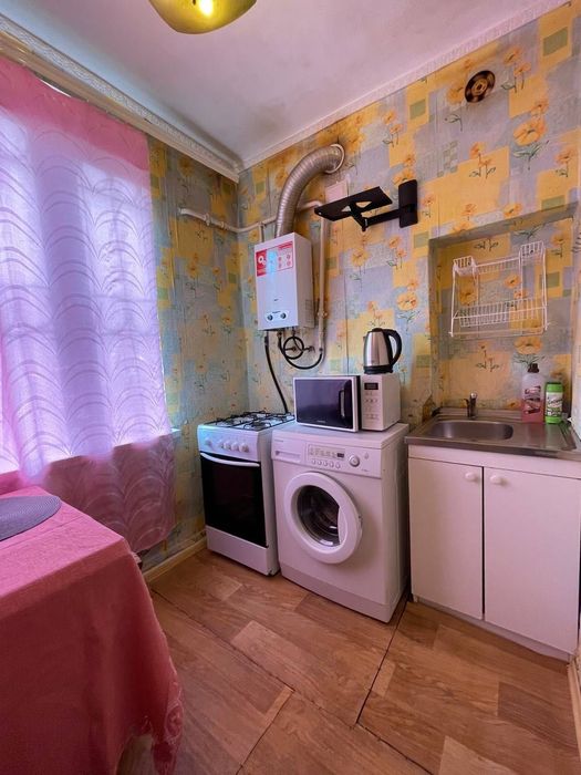 Продаж 2х кімнатної квартири біля парку Зелений Гай
