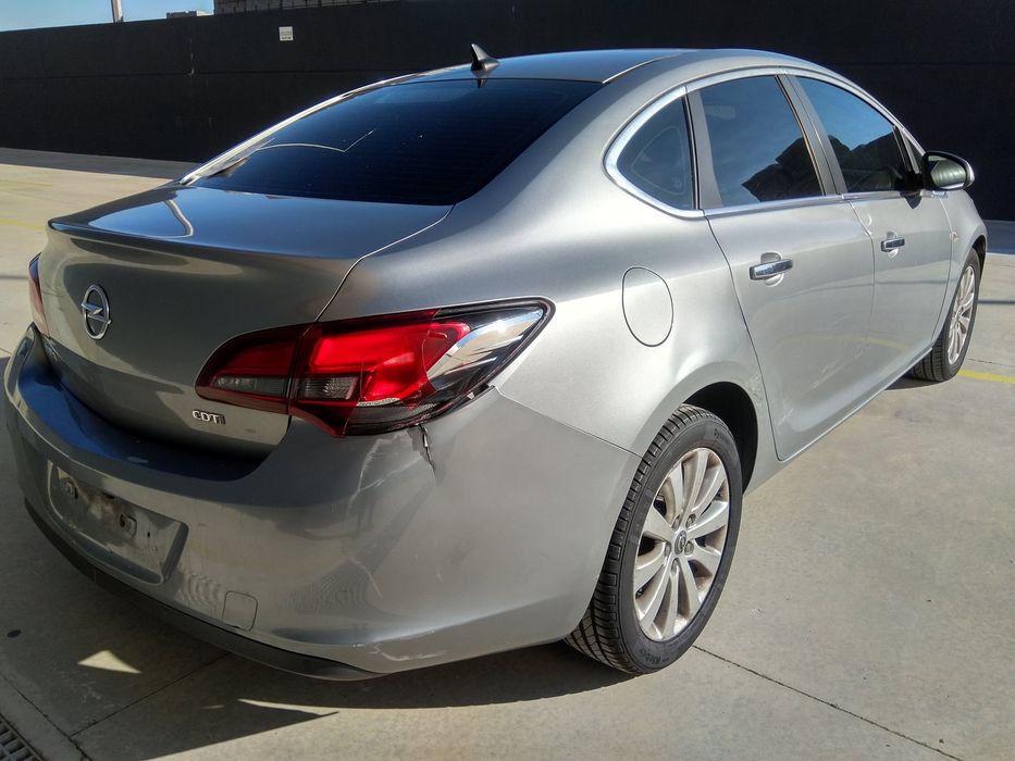OPEL ASTRA J - 2013 - Para Peças