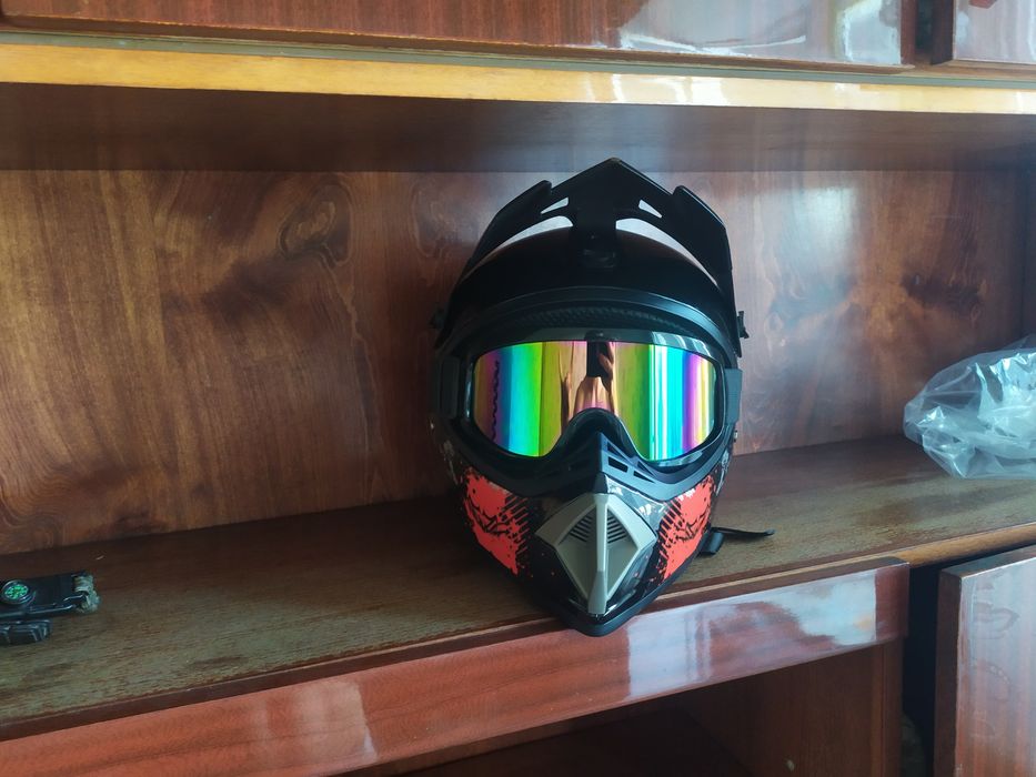 Шлем фулфейс новый S та М Шолом розміри S та M full face enduro stunt шлем для станта мото вело эндуро стант шлем для электросамоката шлем для вилли