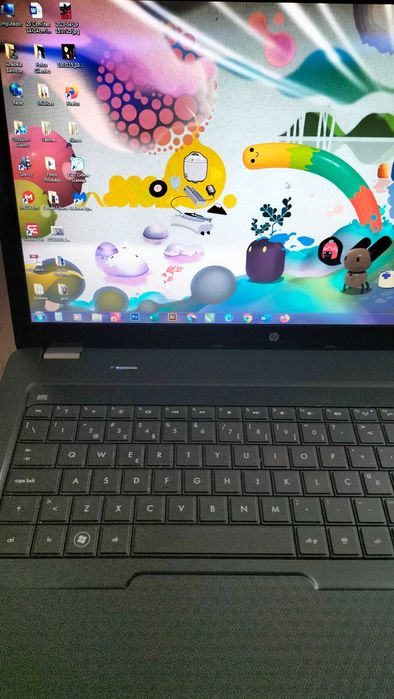 HP 17.3" IMACULADO | Intel i3 | 8GB RAM | HDD 650gb | Bateria Nova