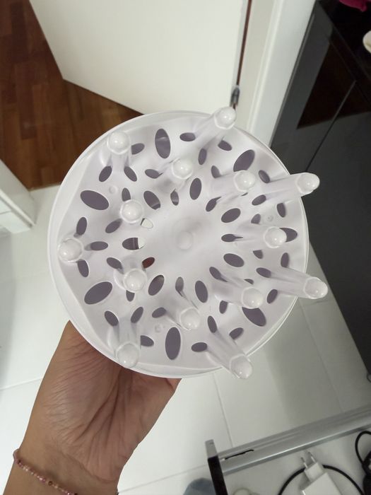 Suszarka Rowenta Volumizer, pudelko, dwie koncowki, biala