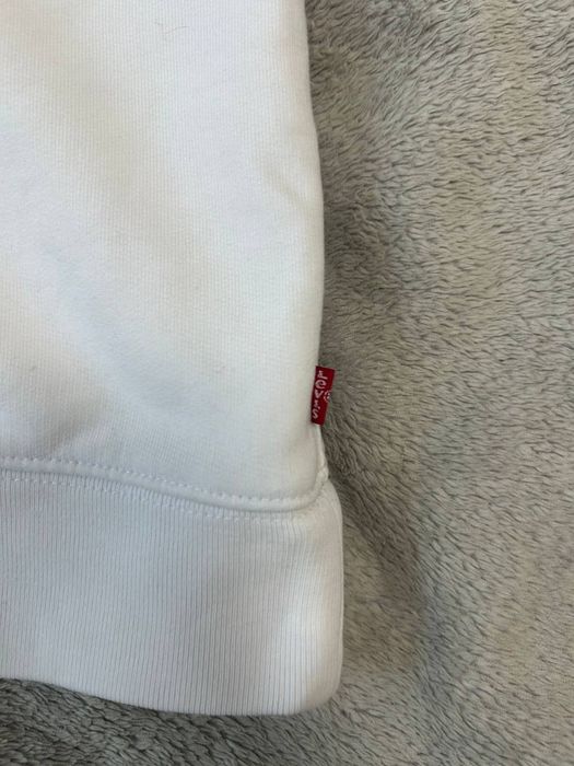 Белый свитшот Levi’s Relaxed Fit / Свитшот Левис с градиентным логотипом (Размер XL)