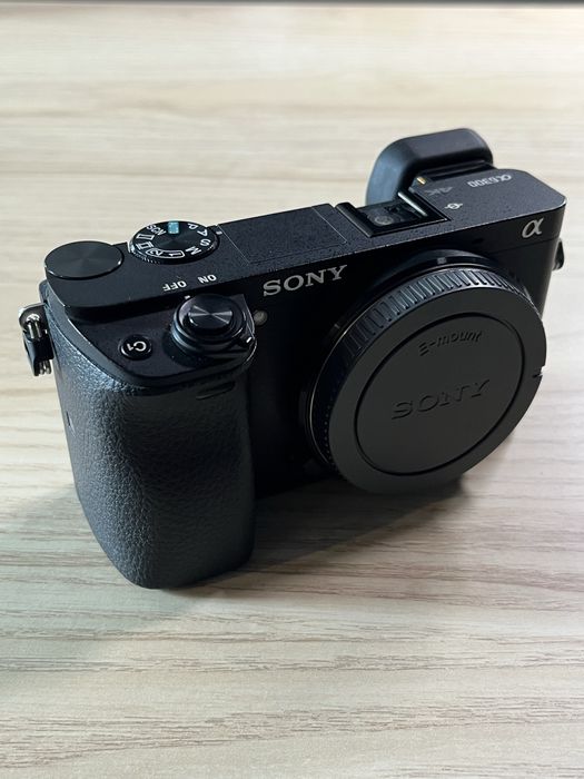 Sony A6300 (Corpo) + Acessórios