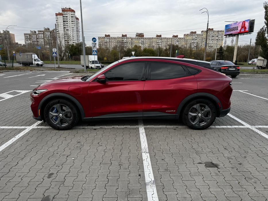 Електромобіль Mustang mach-e