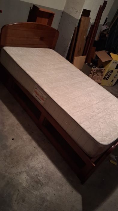 Cama Solteiro + arrumação