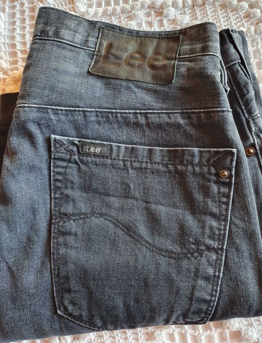 Calções de ganga marca Lee, modelo X-Line KNOX, nº 42 (W32)
