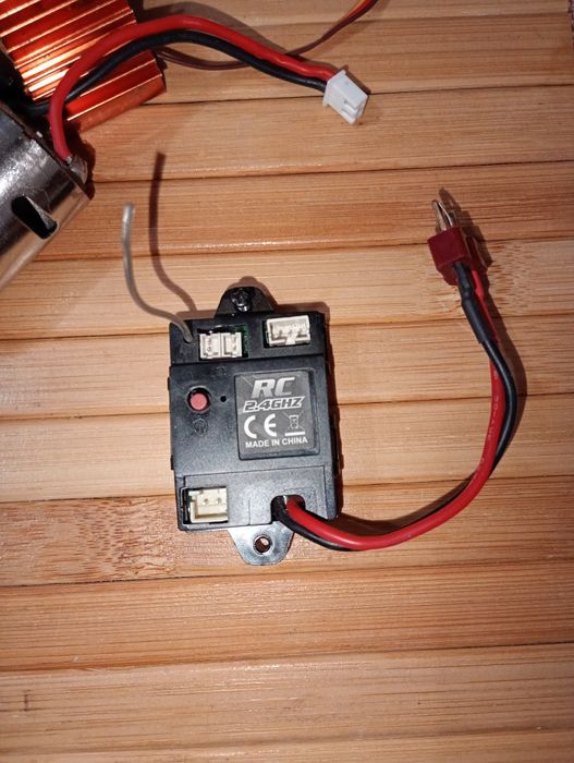 Odbiornik i  nadajnik RC 2.4 Ghz