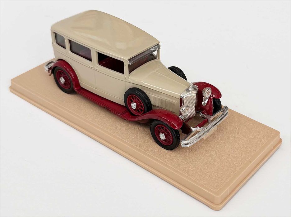 Eligor_MERCEDES BENZ 1929 Limousine “Nurburg”. Ref. 1043 Escala 1/43. Completo, como novo.