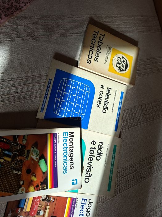 Livros de eletrónica a três euros