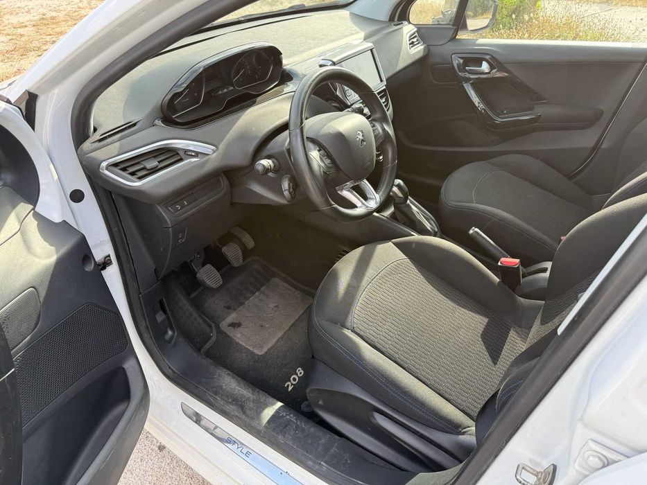 Peugeot 208 1.6 BlueHDi Style