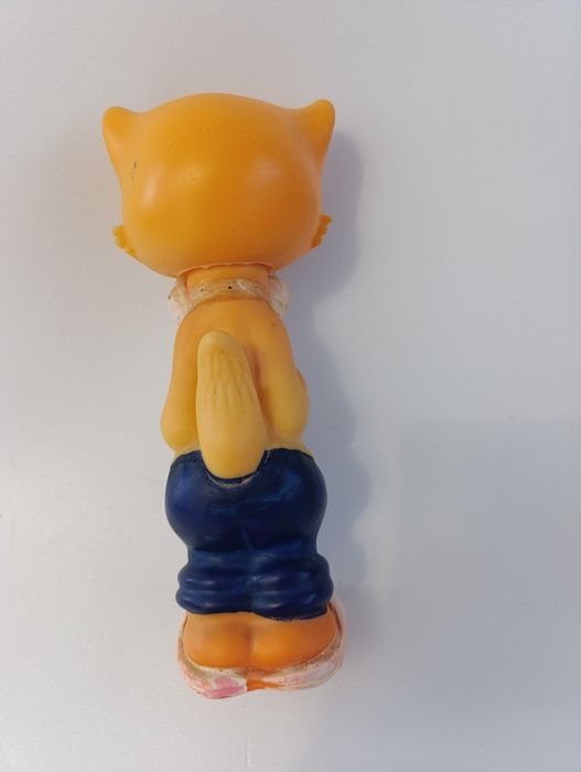 Резиновая игрушка кот Леопольд.