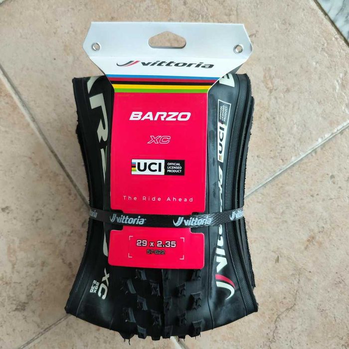 Pneu Vittoria Barzo 29x2.35" TLR 1C UCI-Edition MTB Dobrável
