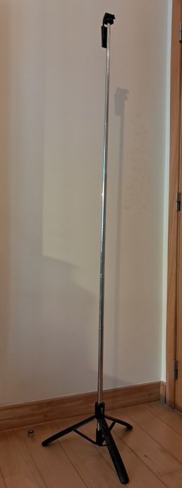 Tripé para telemóvel/câmara com comando