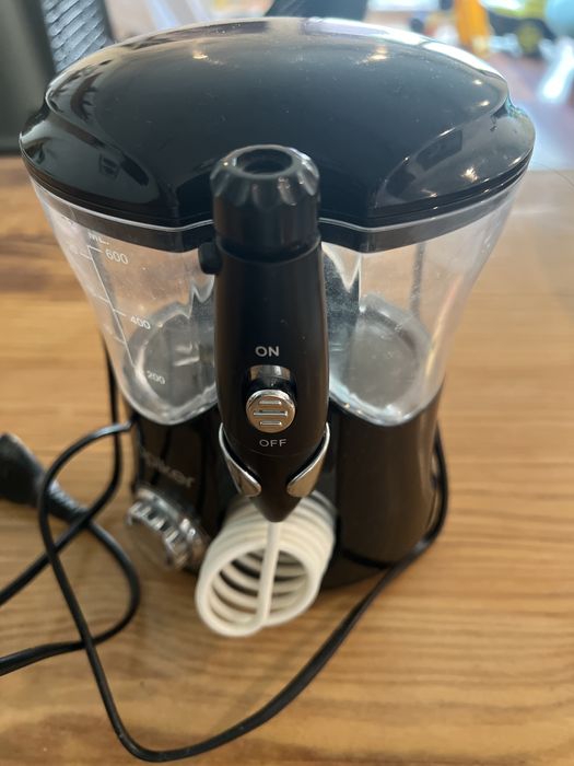 Irrigador dentario electrico