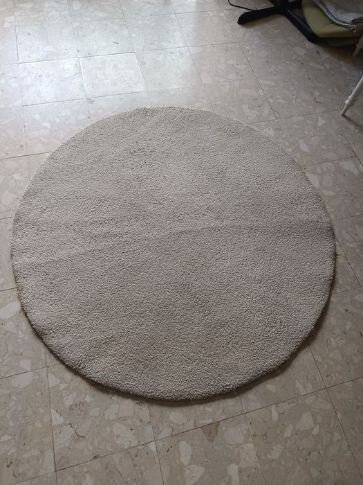 Tapete bege muito barat €25custo na loja €100