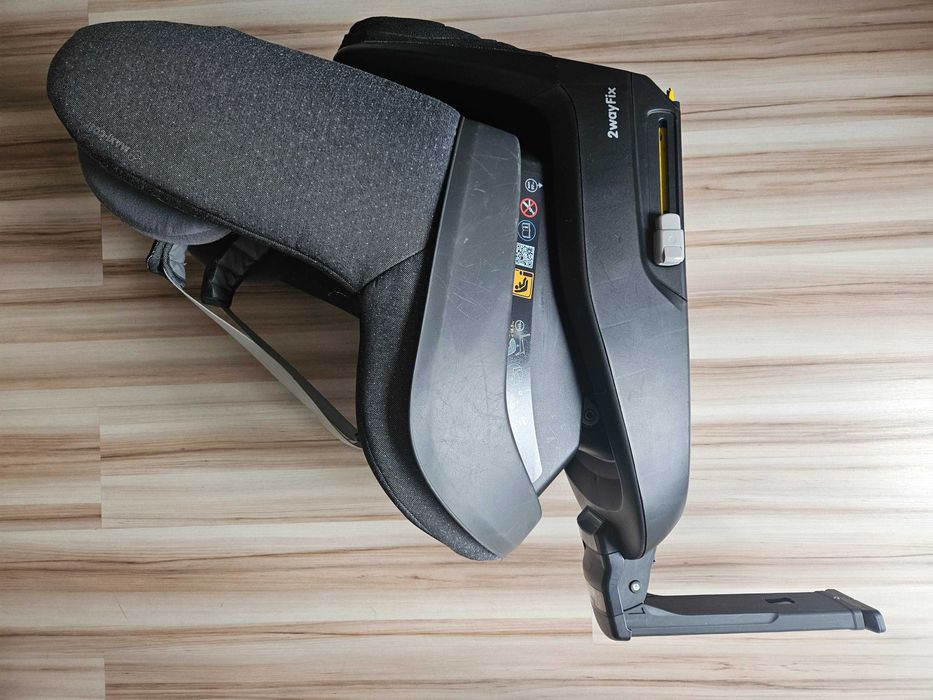 Maxi-Cosi baza 2wayFix+ z fotelikiem 2way Pearl
