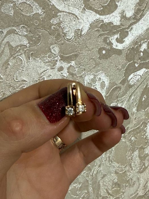 Золотые серьги с бриллиантами