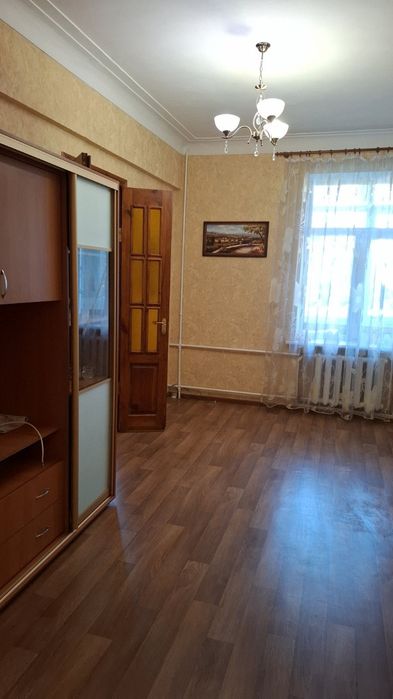 Продам 3 ком,Сталинку Центр