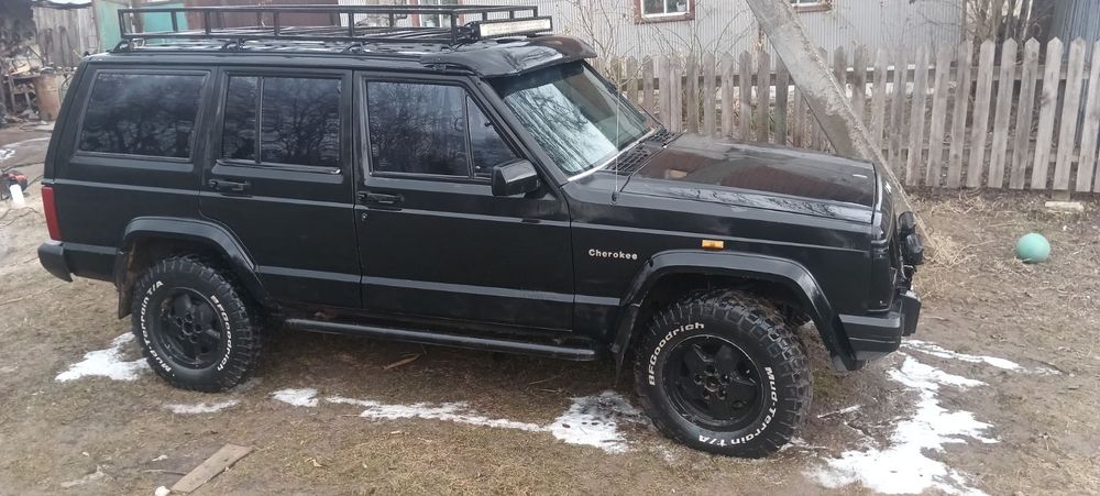 Продам Jeep Cherokee 4.0