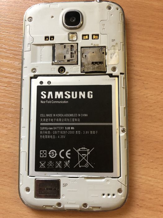 Телефон samsung s 4 SPH- L 720  + 2 новые батареи