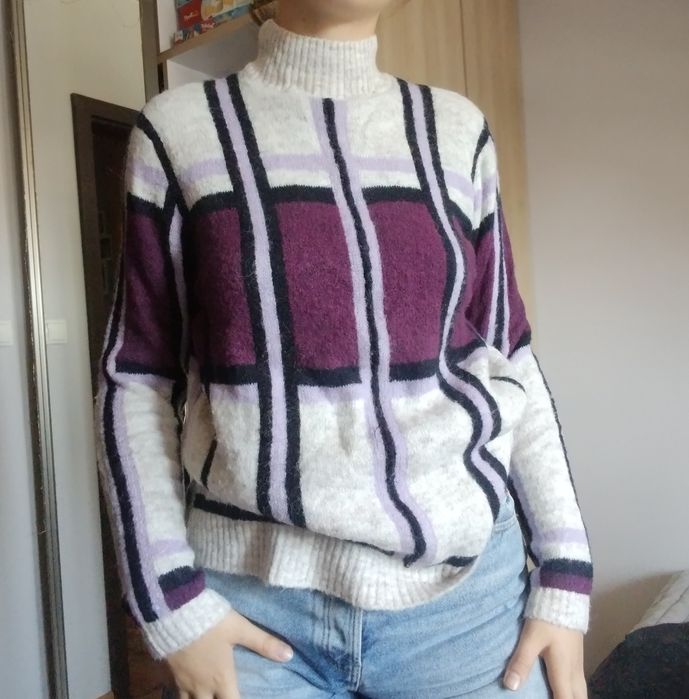 sweter ze stójką