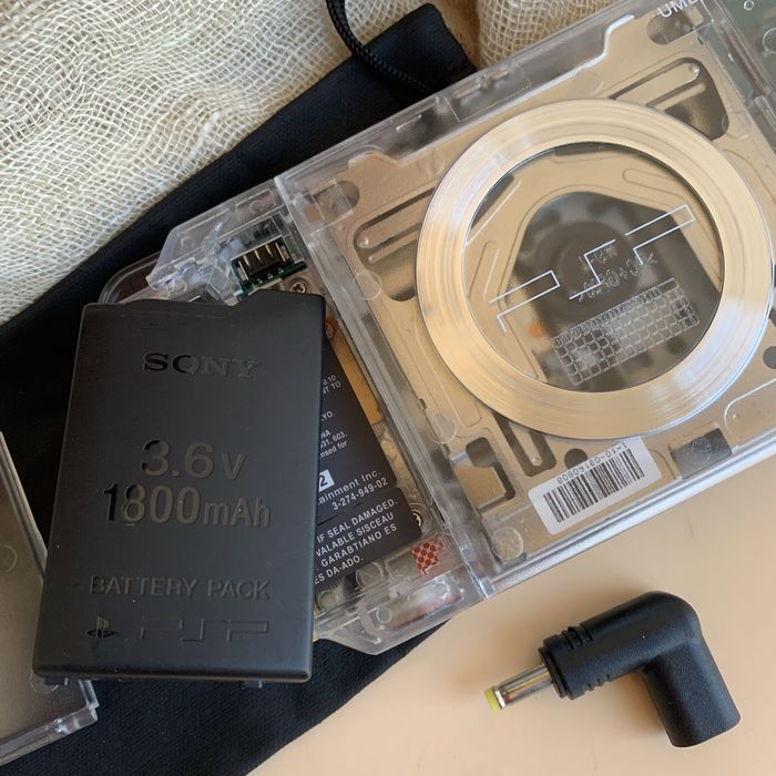 SONY PSP 1004 Ігрова приставка новий корпус , карта  памʼяти 64GB