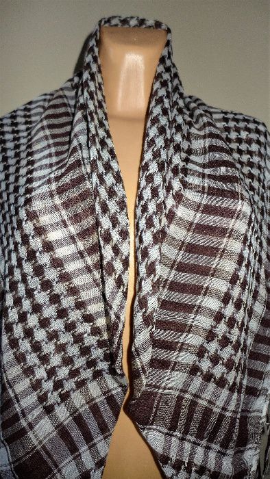 duża chusta w kratkę