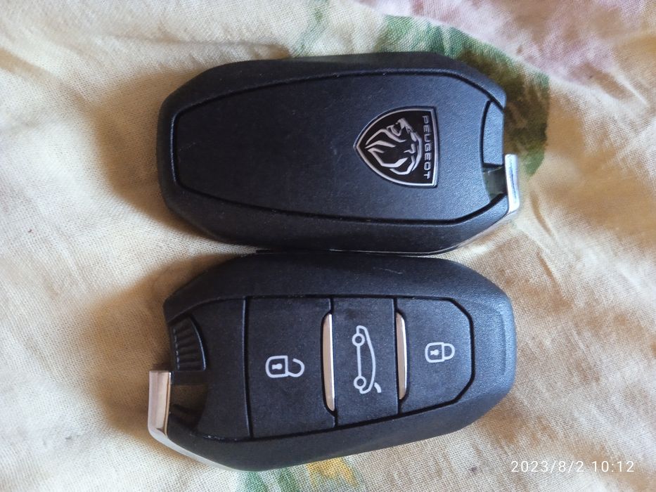 Продам смарт брелок новый