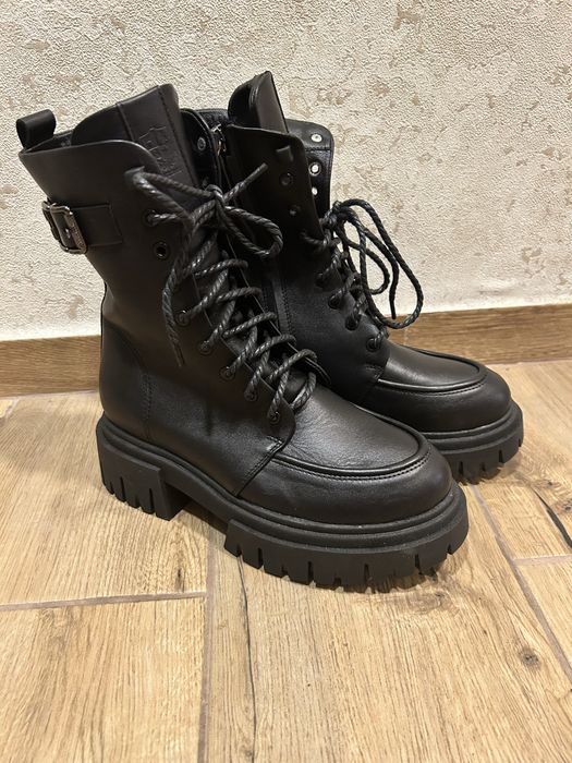 Ботинки коженые