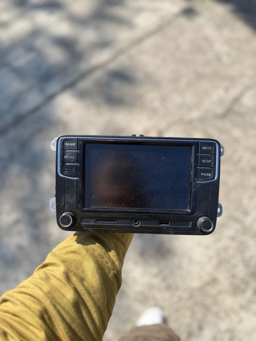 Продам магнитолу RCD 330