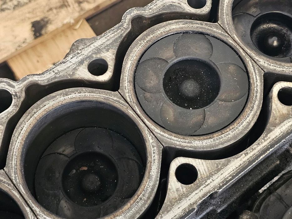 Dół blok silnika volvo XC60 XC70 S80 V70 V50 S40 C30 C70 2.4 D5…