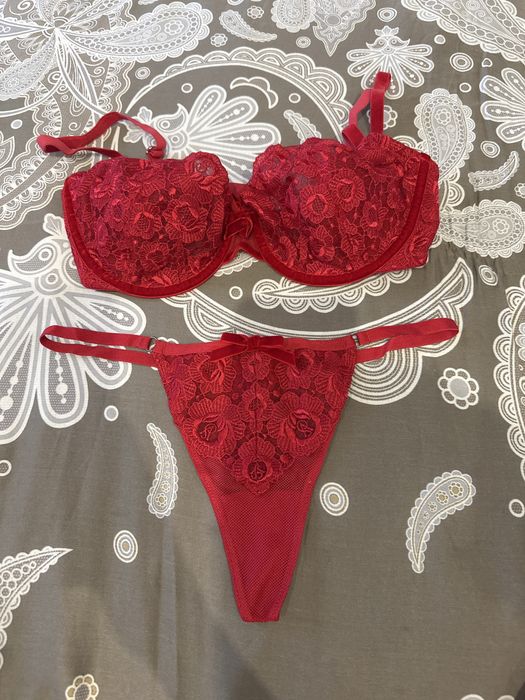 Продам комплект білизни Victoria Secret