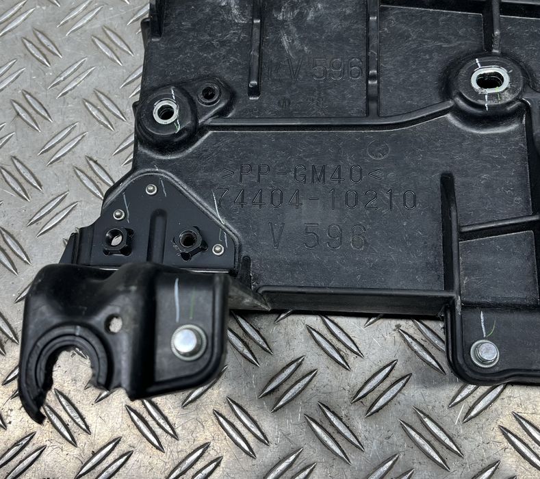 Toyota C-HR 16- підставка під АКБ KU10658 7440410210