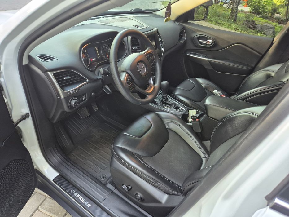 Jeep Cherokee 2019 2.4